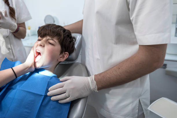 Best Broken or Cracked Tooth Emergency Dentist in Des Moines, WA